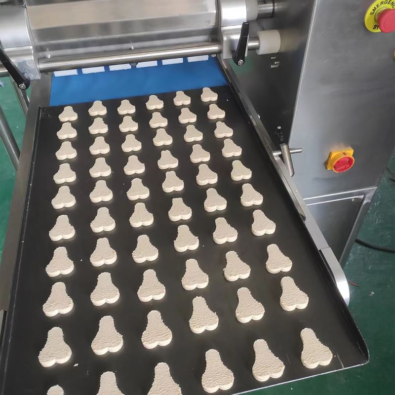 Los fabricantes producen ventas directas de 304 máquinas de galletas automáticas cortar alambre máquina de galletas bocadillos chips equipo de la máquina