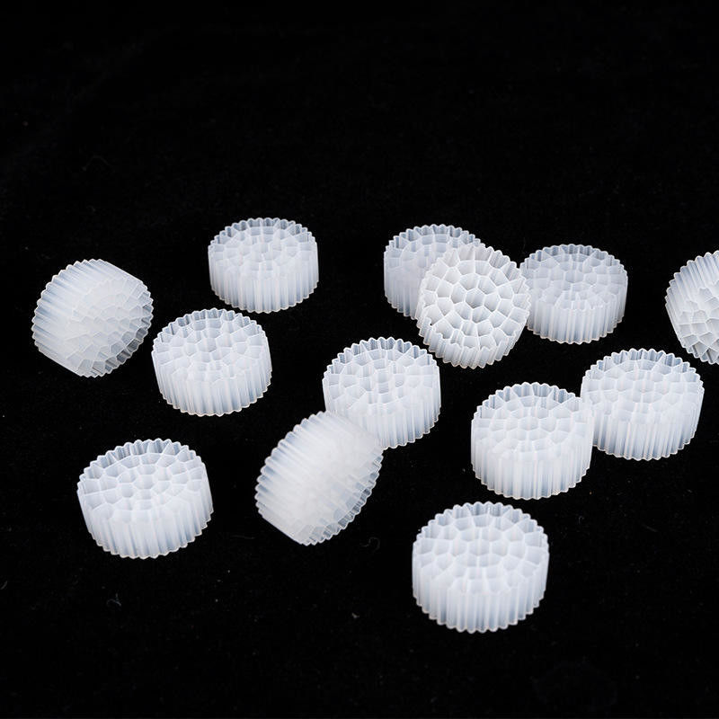 Medios de relleno flotantes biofilm activos en suspensión utilizados en el embalaje de lecho fluidizado